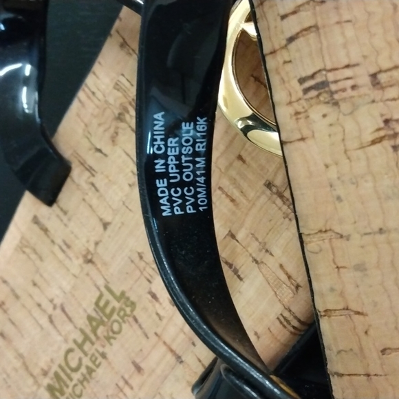 Michael Kors Black and Tan Sandals Size 10 - Picture 5 of 10